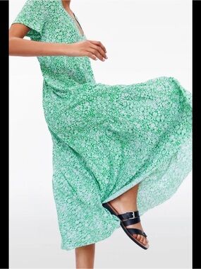green floral maxi dress zara Zara Green Floral Print Maxi Dress